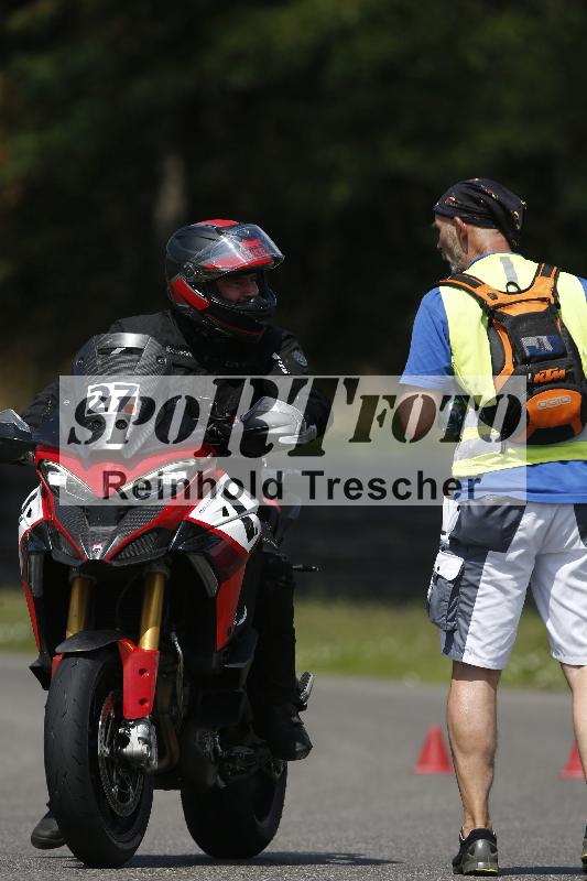 Archiv-2023/45 19.07.2023 Cornu Master School ADR/rouge-rot/27